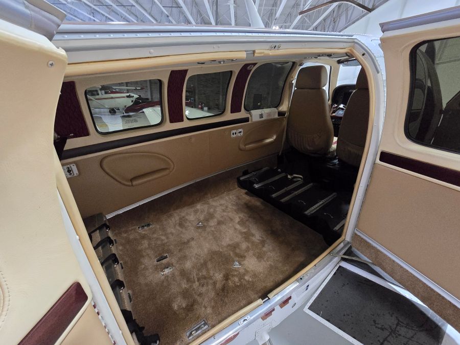 575W Cabin Seats Out.jpg